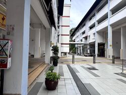 Bedok Reservoir Road (D16), Retail #516507351